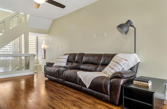 5 Bedroom House in McConachie, Near Anthony Henday, Sleeps 12, Backyard, Netflix, Free Parking