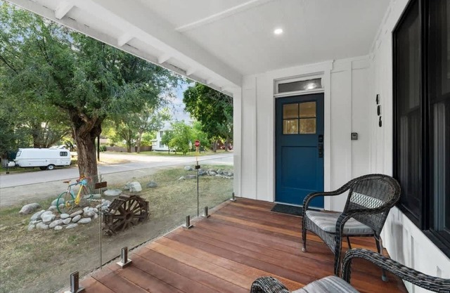 5 Bedroom - Located in Old Town Eagle