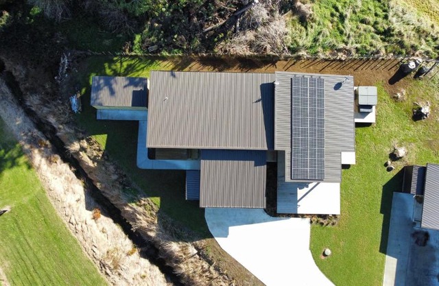 5 Bedroom, Solar on Snowmass Ohakune, Yellow Door