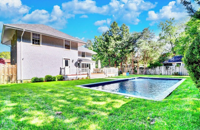 5 Bedrooms! 4 Min to the Beach! HEATED POOL!