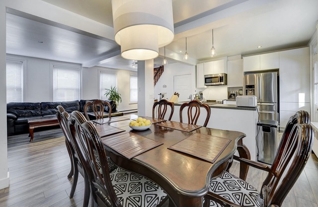 5 Bedrooms Location & 10 Minute Walk TO Old Québec