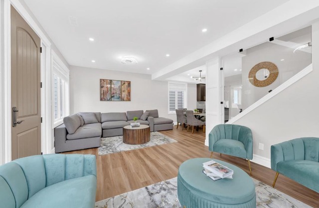 5 Bedrooms Modern Oasis in Downtown Area