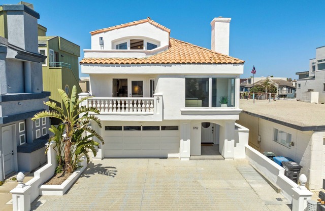 5 beds 4 Bedroom 5 bath New Seaside Oasis pool/ping pong table