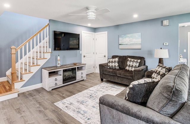 5 Blocks to Wildwood Beach: Family Getaway!