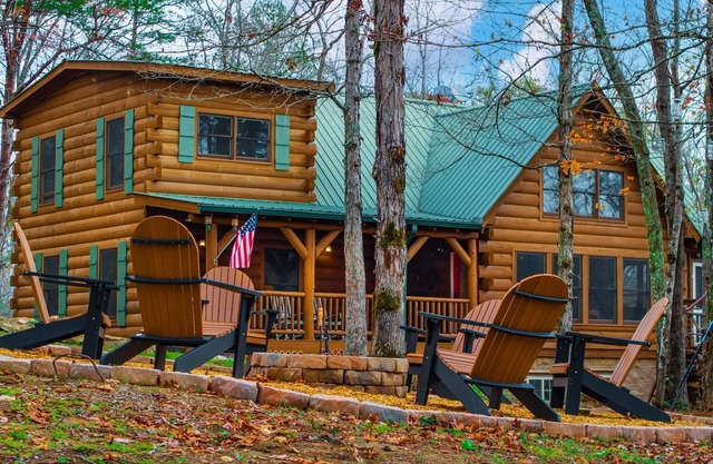 5-BR, 4.5 BA, 11 beds, sleeps 16 - Mentone, canoe, fire pit, walking trail, WIFI