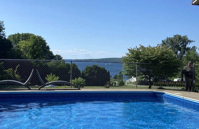 5 BR Furnished House. Lake views, pool, steps from Malletts Bay, Lake Champlain