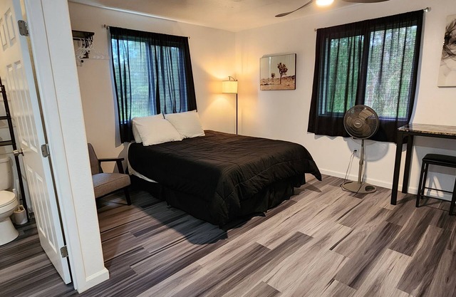 #5 ⭐Cozy Vacation Getaway⭐Hot Spot⭐Self CheckIn