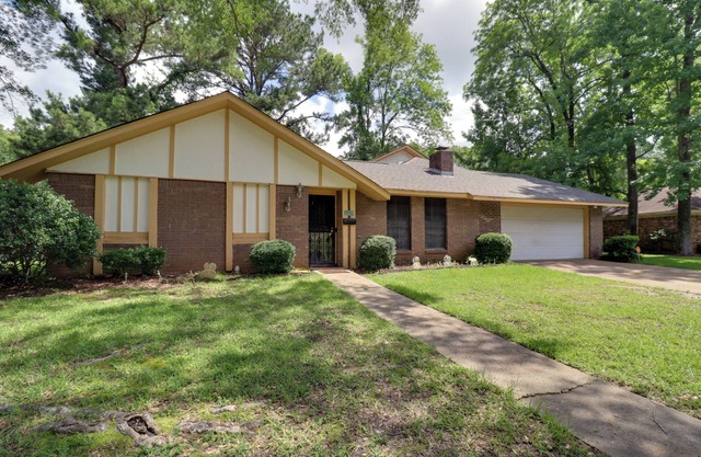 5 Mi to Bellhaven: Spacious Getaway in Jackson