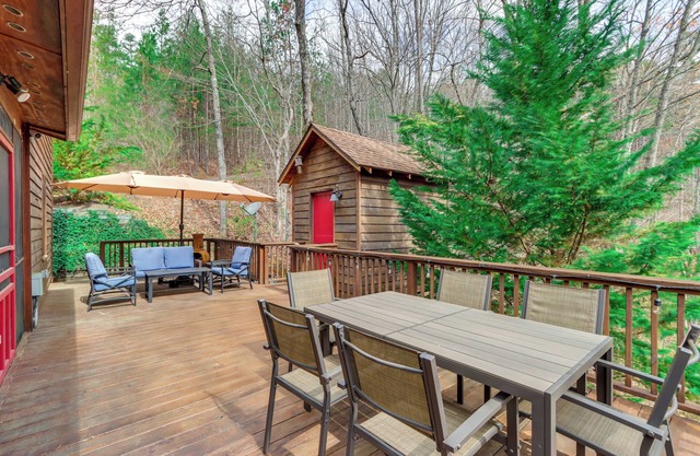 5 Mi to Cherokee Lake: Pet-Friendly Cabin w/ Deck!