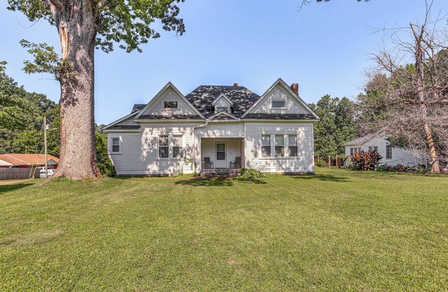 5 Mi to Dtwn Jackson: Family-Friendly Home!