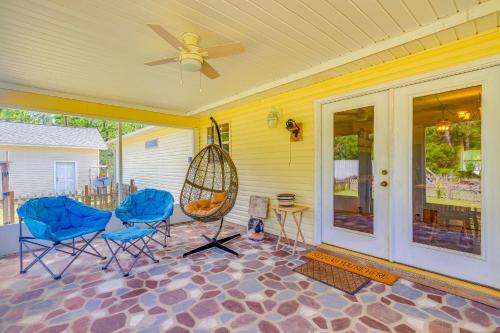 5 Mi to Navarre Beach Home with Game Room and Yard