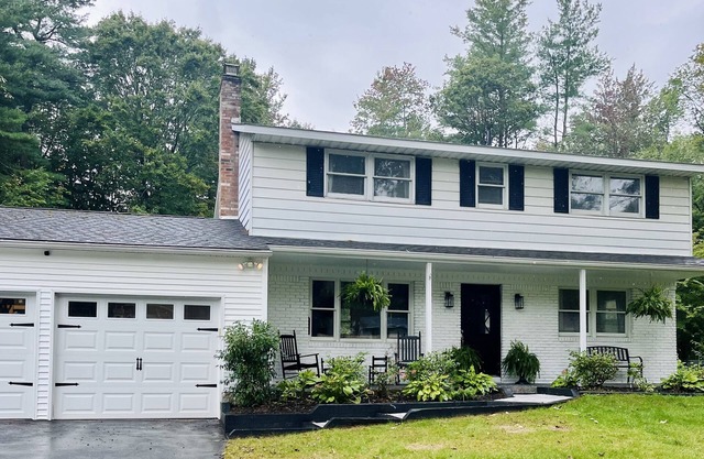 5 Miles to Saratoga Springs Race Track-Family Friendly Home