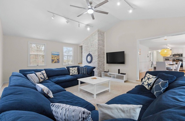 NEW! Walk to the beach. Close to Wequasset. Foosball. Kid Friendly Amenities!