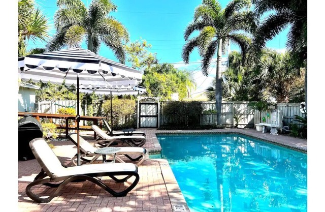 ●5 min→beach●Pool●Heart of Downtown●Full Kitchen