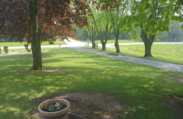 5 min from Road America. Great yard and plenty of parking