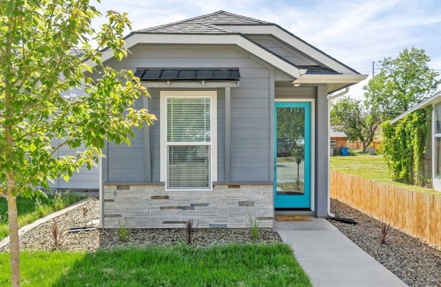 5 min to BSU + 8 min to Downtown | Brand New Build! Happy Decor! Quiet Patio w/ Seating & BBQ