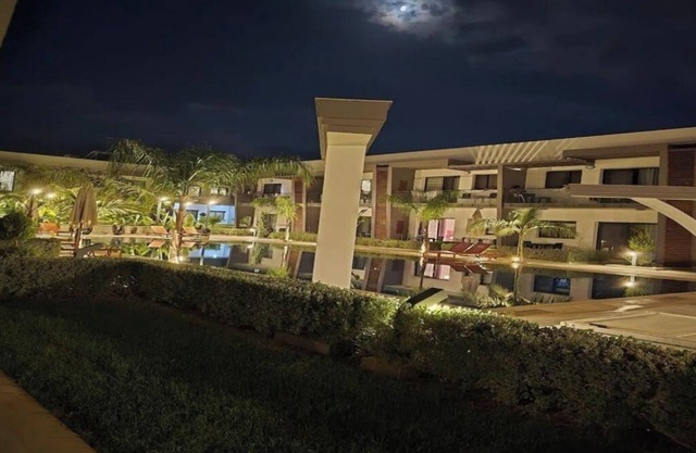 5 min to Kyrenia Merit Hotels and the sea side