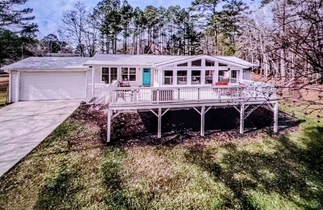 5 min. to Lake Allatoona/15 min. to DT W'stock/firepit/Sleeps 7/ Huge Deck!