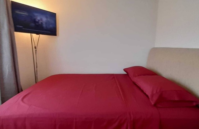 5 Min Walk to Algonquin College - Private Rooms For Female Students in Ottawa