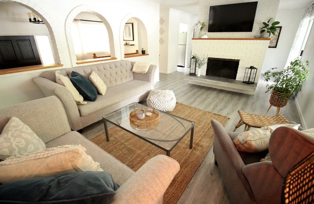5 Mins to Lake/ Downtown - Private & Spacious 3 Bd 2 Bath - PET FRIENDLY!