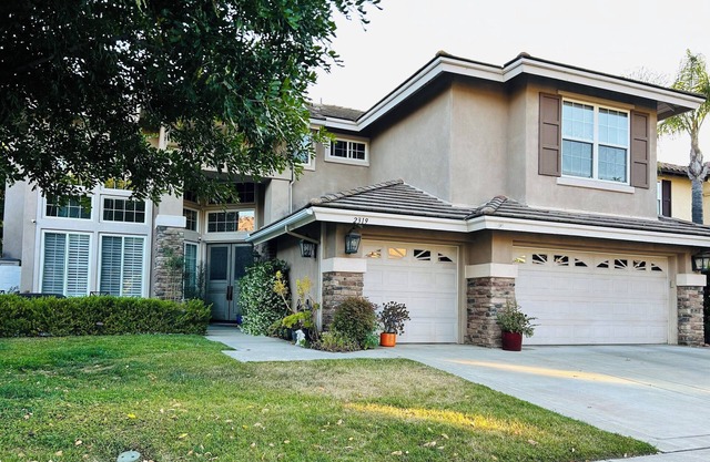 5 minutes away from Safari Park Family sized home Located in gated community