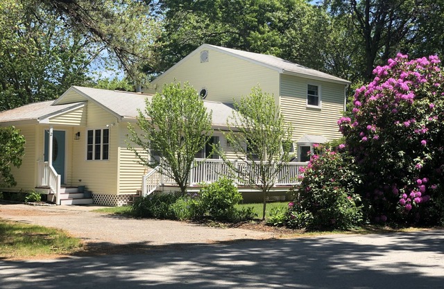 5 minutes to beautiful RI beaches! Inviting home with outdoor shower, fire pit.