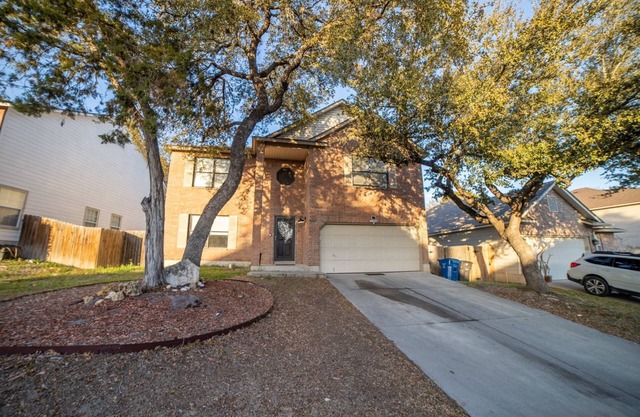 5 minutes to theme parks! Family-sized House