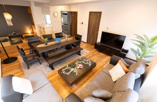 5 minutes to USJ VIP class 130m 3 bathrooms 5 bedrooms Direct access from airport Nearest - CRResidence Nishikujyo702 / Osaka Ōsaka