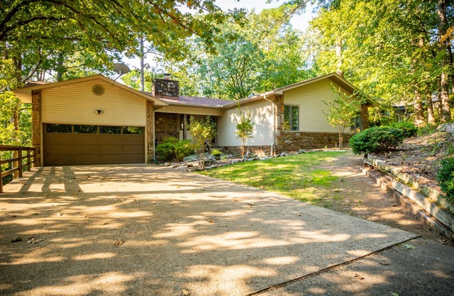 5 Montserrat Lane. HDTV, WIFI - Beautifully remodeled home just minutes from the