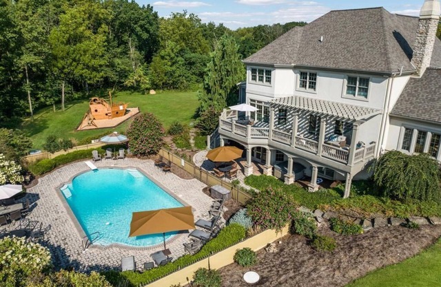 5 Star Family Hershey Retreat Pool Hot tub Theater