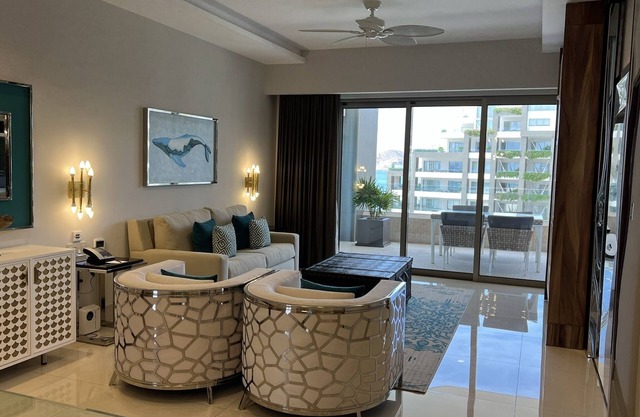 5-Star Ocean Front Resort - 1 Bedroom