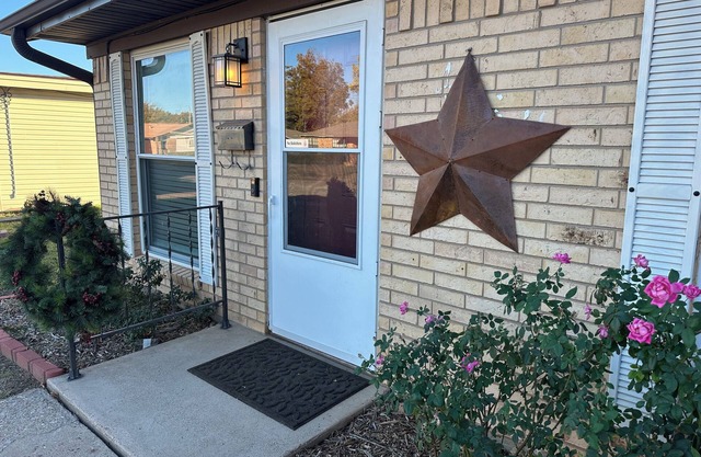 "5 Star" Living at Lavell