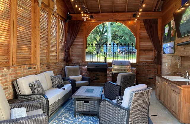 5-Star Spacious & Private Downtown Natchez Home!