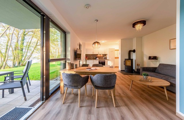 5 Sterne Ferienapartment Lotusblume am Krakower See