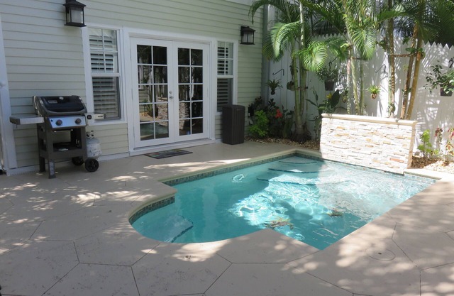 NEU AUF DEM MARKT, 5-Sterne-Anwesen, 4/3 1/2 Pool, WiFi, renoviert.