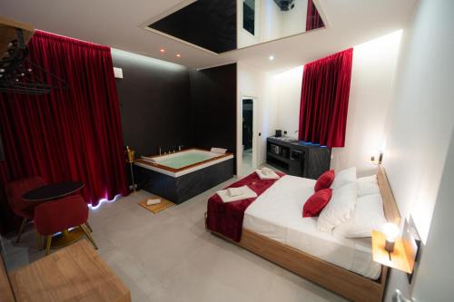 5 Stars - Exclusive Luxury Suites with a jacuzzi