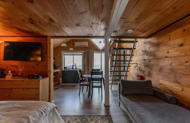 5 State View-Cozy Mountain Loft