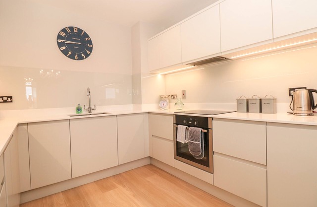 5 The Manor House, Hillfield Village, DARTMOUTH