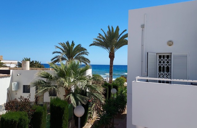 50 meters to the Sea Apartment, pool, a base for tourism or just a quiet rest.