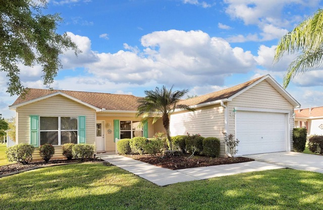 50 minutes from Orlando! Family-sized Ranch with Cable and Wi-Fi in The Villages