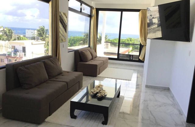 50% Off 1600 Sq Ft Luxury Penthouse Oceanview Breakfast