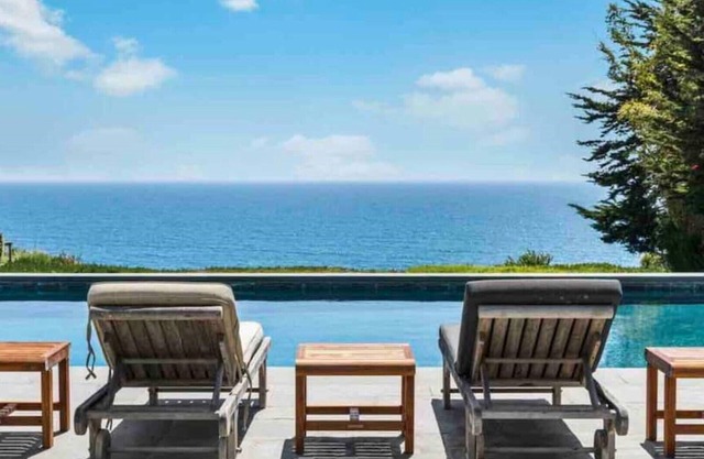 50% OFF! Malibu Ocean Escape Pool Walk to Beach