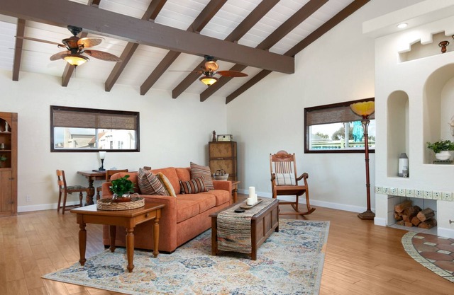 5000D Gigi's Beach House