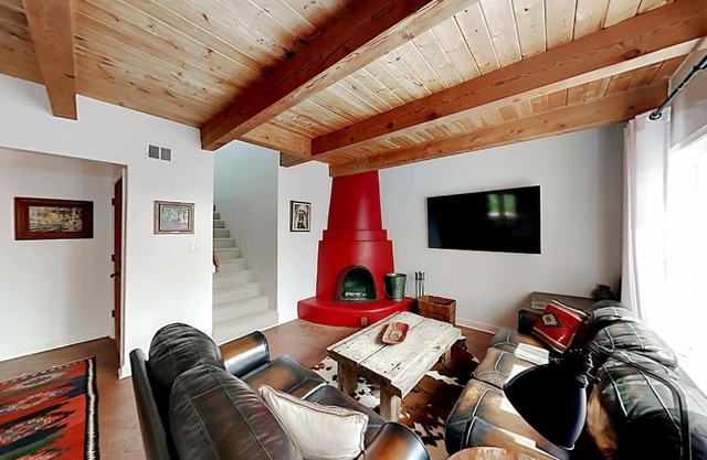 501 Rio Grande Ave F2