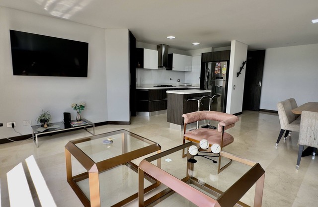 502 In El Poblado hills modern & spacious