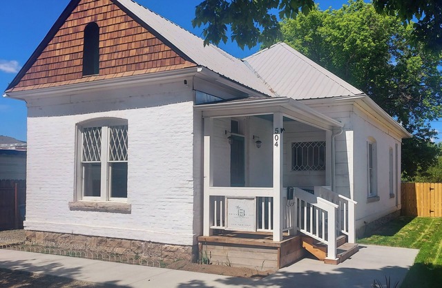 504 Historic Brickhouse off Main St. - 2 Blocks from Salmon River