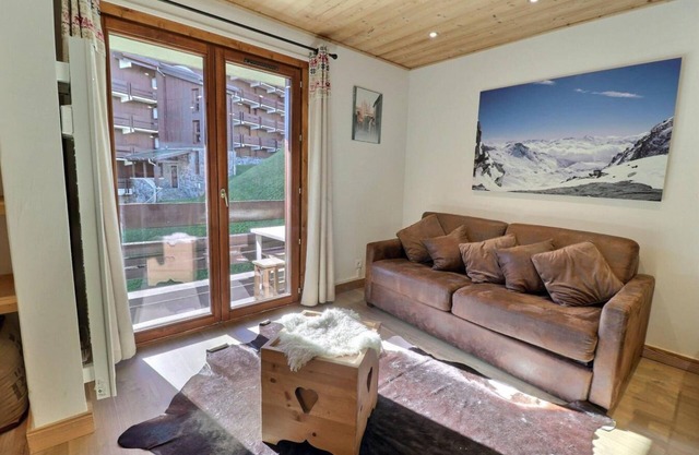 350m del centro estación, 1.o piso, balcón, chimenea o estufa a leña, 45m², Méribel-Mottaret