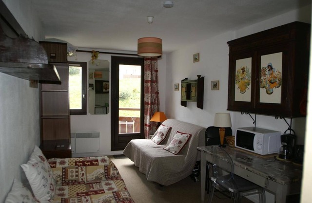 A 50m de las pistas de esquí, parking, tv, local para esquís, 18m², Les 7 Laux