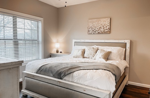 51-01 Comfortable ~ Spacious ~ Heated Indoor Pool