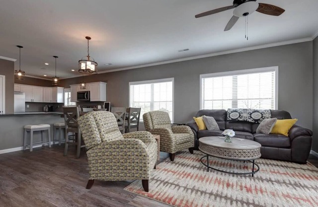 51-05 Lake view unit Close to SDC Indoor/Outdoor pools